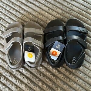 Art Class Velcro Sandals Size 1 & 2 NWT